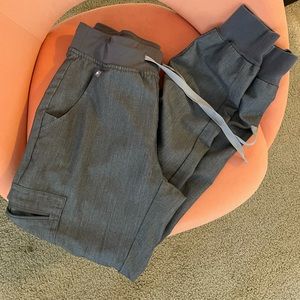 FIGS Gray jogger style scrubs pants Size XS